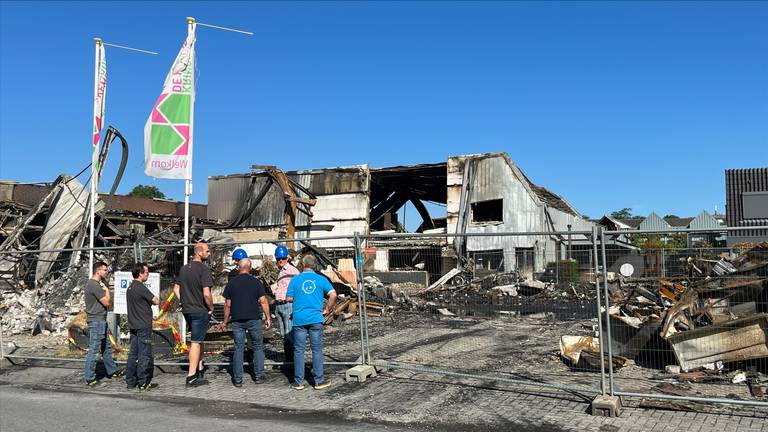 Medewerkers kringloopwinkel aangeslagen na brand: 'Het is zo onwerkelijk'