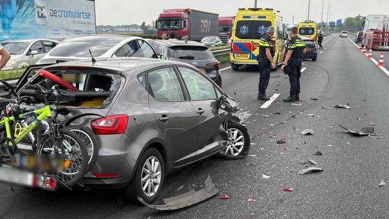 Een beeld van de ravage (foto: Rijkswaterstaat).