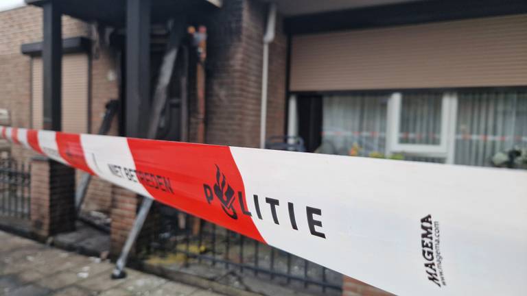 Het huis aan de Rijnlaan in Helmond waar de brand was (foto: Noël van Hooft).