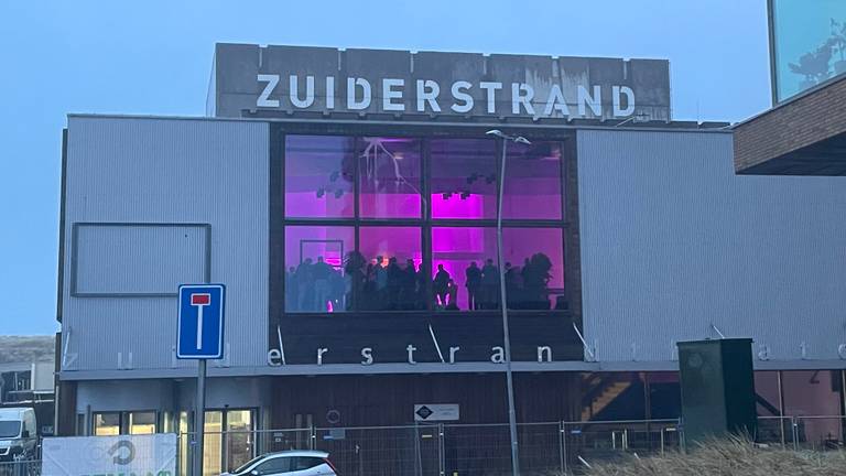 Het Zuiderstrandtheater (nu nog) in Den Haag (foto: Agnes van der Straaten).