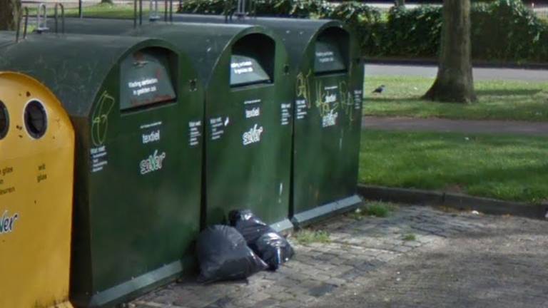 De containers moeten plaatsmaken voor ondergrondse varianten, maar volgens Bozkurt kan dat nog wel even duren.