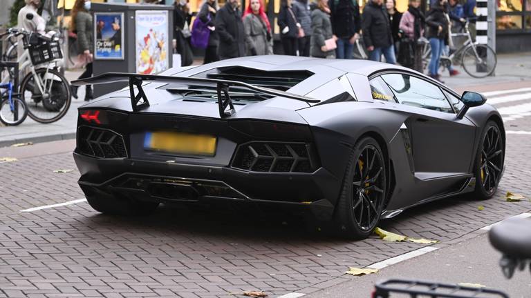 Dure auto's: een lust voor het oog, maar ook geregeld een irritatie voor het gehoor (foto: ANP).