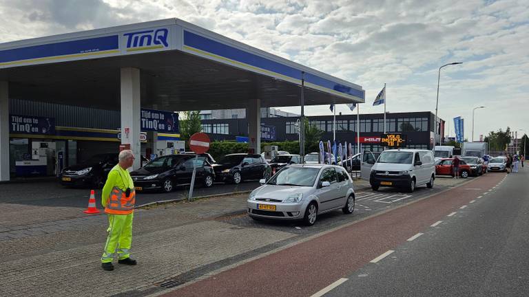 File omdat tankstation stunt met brandstofprijzen van 22 jaar geleden