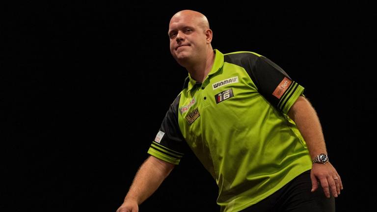 Michael van Gerwen begint vernieuwde Premier League darts met nederlaag (foto: Steven Paston/PDC).