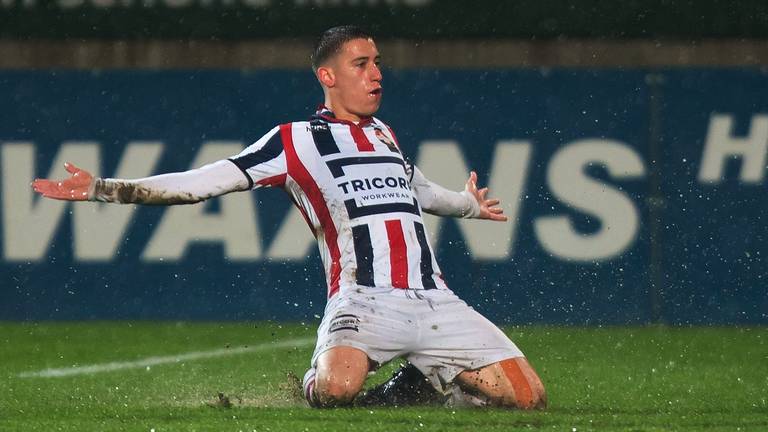 Kostas Tsimikas in het rood-wit-blauw van Willem II (foto: OrangePictures).