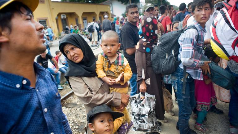 De Balkanroute in 2015. Afghaanse en Syrische vluchtelingen in Macedonié (foto: Piet den Blanken). 