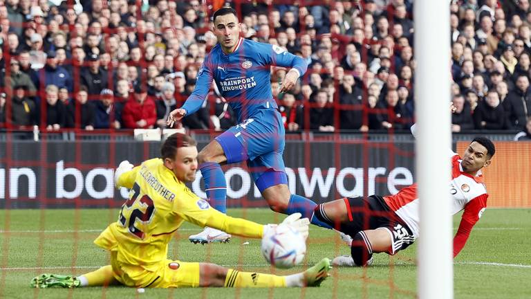 Anwar El Ghazi scoort de 0-1 in de Kuip na acht minuten (ANP Foto/Pieter Stam de Jonge).