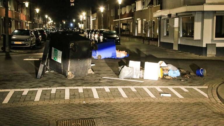 Een beeld van de troep die vandalen achterlieten.