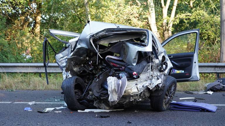 Man (30) overleden na ongeluk op A27 bij Oosterhout