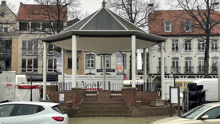 De kiosk in Sint-Oedenrode is onderwerp van veel discussie. (foto: Jos Verkuijlen).