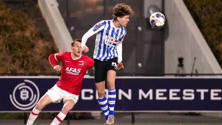 Jasper Dahlhaus rechts, die de score opende voor FC Eindhoven (foto: Orange Pictures).