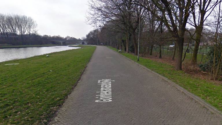 De Goirkekanaaldijk in Tilburg, niet precies de plek waar de man werd gevonden (beeld: Google Streetview).