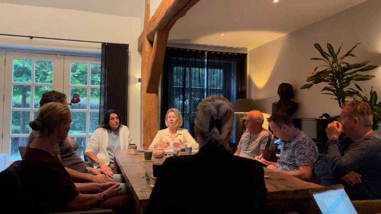 De eerste vergadering van de gezamenlijke actiegroepen (Foto: Omroep Brabant)