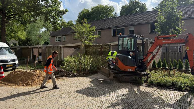 Gas en elektra worden afgesloten na derde brand (foto: Jos Verkuijlen).