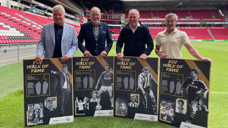 Vijf nieuwe PSV-legendes hebben voortaan hun eigen tegel in het Philips stadion (foto: Megan Hanegraaf).