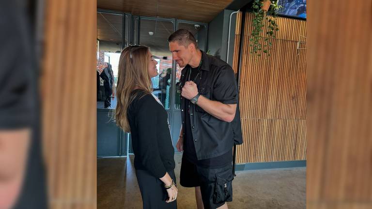 Staredown tussen prinses Alexia en Rico Verhoeven (foto: Rico Verhoeven). 