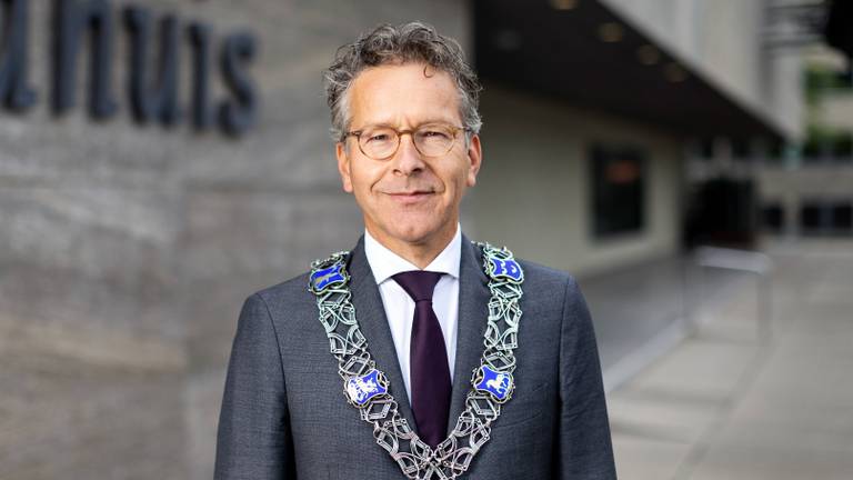 Burgemeester Jeroen Dijsselbloem van Eindhoven (foto: Jiri Buller/gemeente Eindhoven).