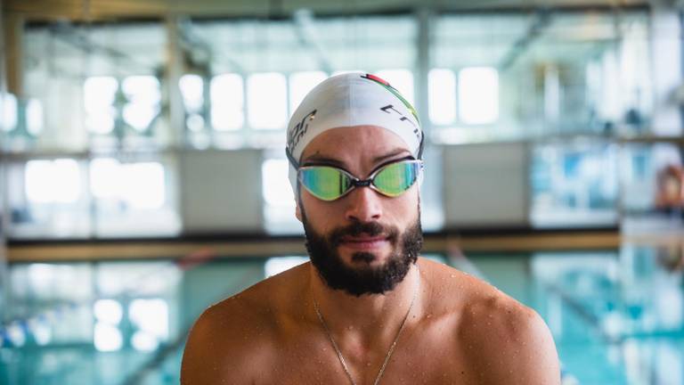 Teodor Bogdanov is klaar om 24 uur te gaan zwemmen.