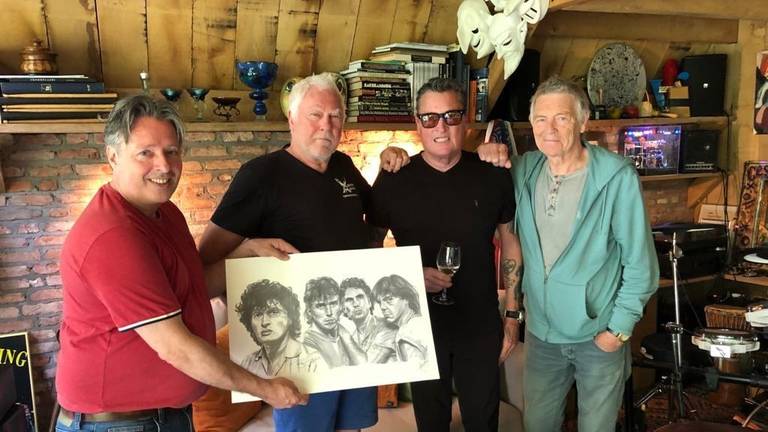 John van Ierland (l) met de Golden Earring (zonder de zieke George Kooymans).