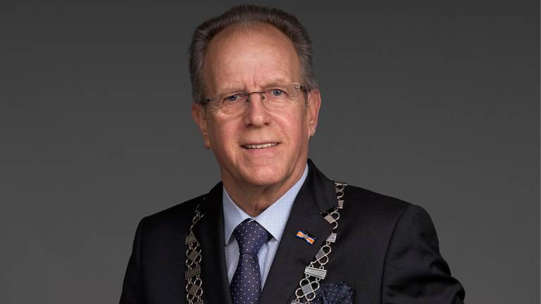 Burgemeester Paul Verhoeven (foto: Gemeente Heeze-Leende/Maria Bax Fotografie). 