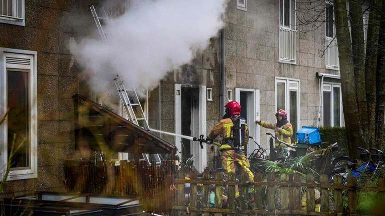 Dode bij woningbrand in Eindhoven (foto: SQ Vision)