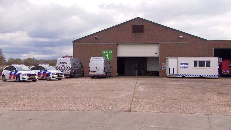 De loods aan de Boonhil in Steenbergen waarin het drugslab zat (foto: Omroep Brabant)