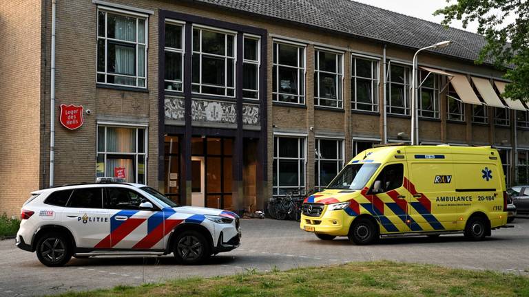Politie en ambulance rukten uit na de melding (foto: Toby de Kort/Persbureau Heitink).