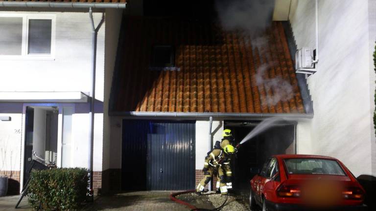 De brand was fel (foto: Bart Meesters/Meesters Multi Media/SQ Vision Mediaproduktie).