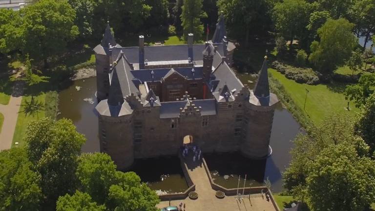 Beste Peter: Kasteel Helmond is van ons. 