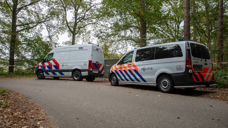 De politie deed de afgelopen dagen sporenonderzoek op de plek waar de vrouw gevonden werd (foto: Christian Traets / SQ Vision).