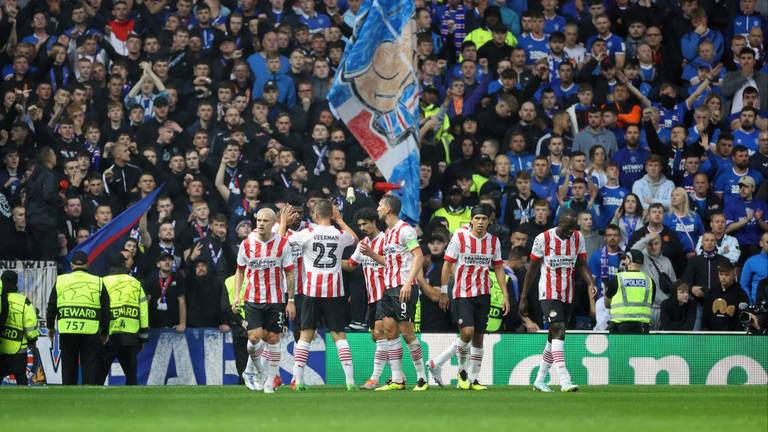 PSV viert een doelpunt tegen Rangers in de voorronden Champions League