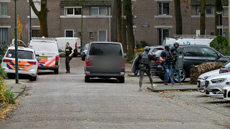 Veel agenten op de been vanwege de dreiging (foto: Toby de Kort/SQ Vision Mediaprodukties).