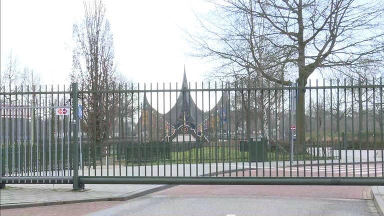 De poort van de Efteling gaat binnenkort weer open (foto: Archief).