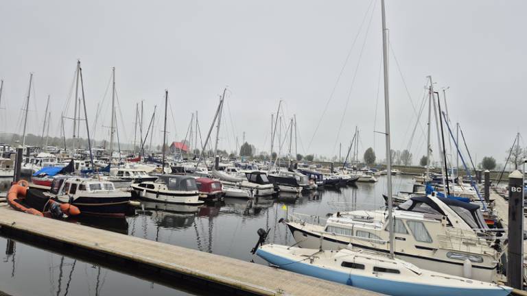 De jachthaven in Drimmelen (foto: Niek de Bruijn)