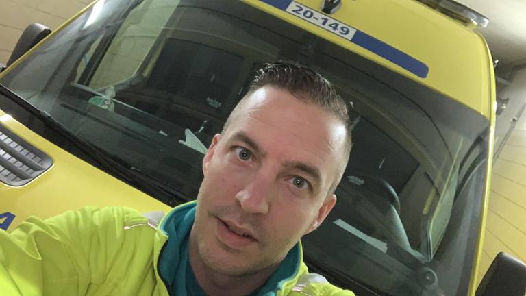 Ambulancebroeder Jelle uit Dongen zijn verhaal wordt massaal gedeeld.