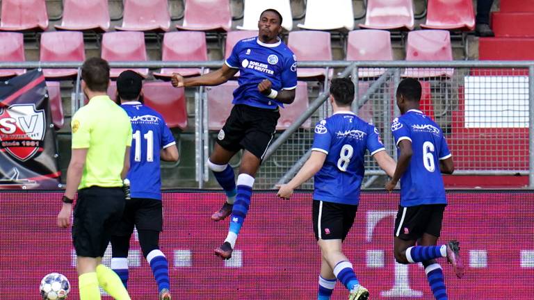 Jeremy Cijntje (FC Den Bosch) viert zijn snelle goal (Foto: Orange Pictures)