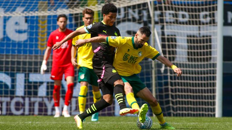 Malik Tillman in actie tegen Fortuna Sittard (foto: OrangePictures).