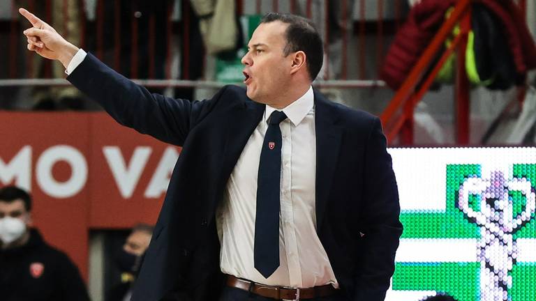 Basketbalcoach Johan Roijakkers in Varese