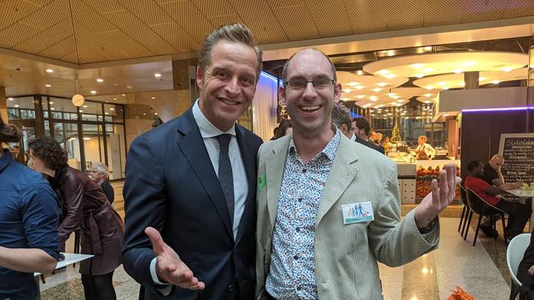 Sjoerd van Heesch met minister De Jonge. 