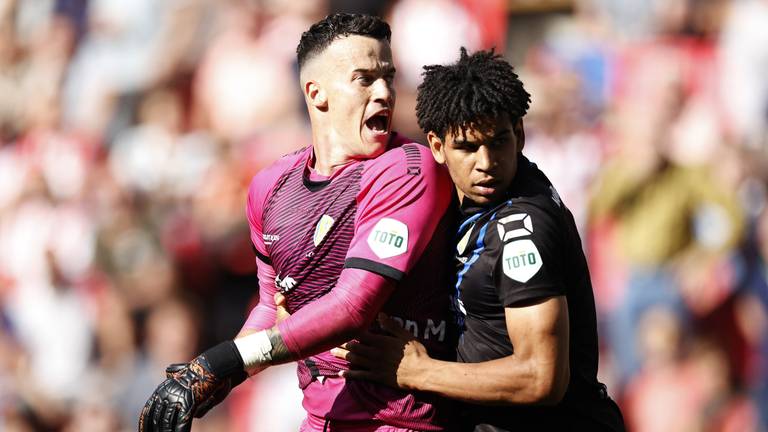 Etienne Vaessen was op het veld woedend na de gegeven strafschop (Foto: ANP)