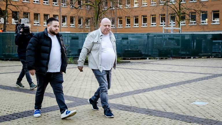 Peter Gillis (rechts) en zijn zoon Mark, eerder bij de rechtbank (Foto: ANP).