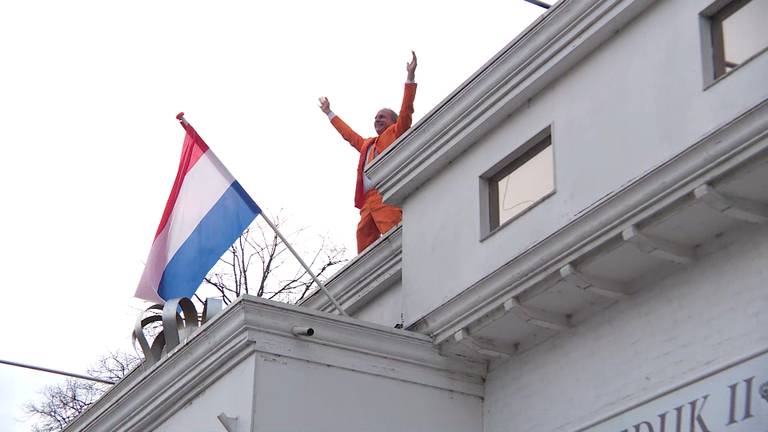 Johan Vlemmix bij zijn eigen Paleis Soestdijk ll in Eindhoven (foto: Omroep Brabant). 