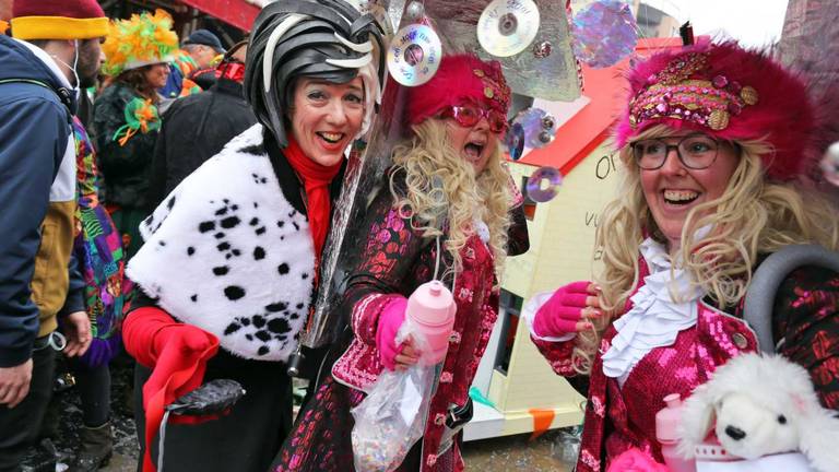 geluk overschreden maandelijks Carnavalsvierders van boven de rivieren: zo herken je ze meteen - Omroep  Brabant