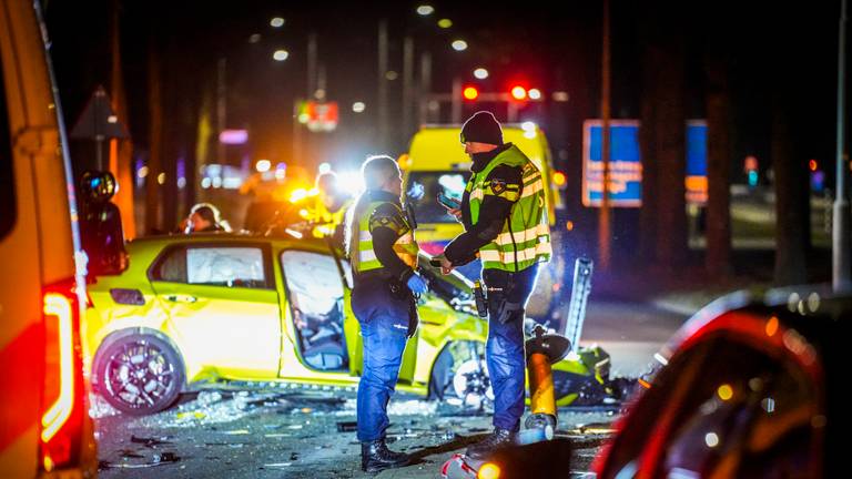 Automobilist zwaargewond bij crash na dollemansrit