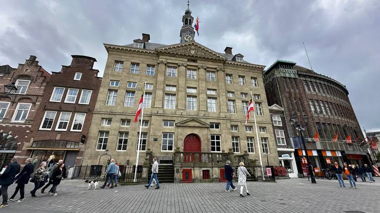 Het stadhuis van Den Bosch (foto: Dtv Nieuws).