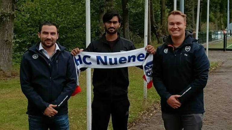 Pakistaanse hockey-international scoort plek bij club in Nuenen