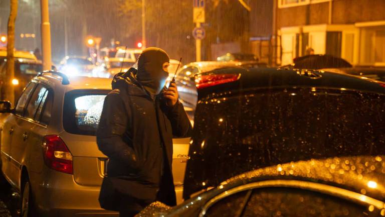 Een arrestatieteam moest Iwan S. overmeesteren (foto: Dave Hendriks/SQ Vision).