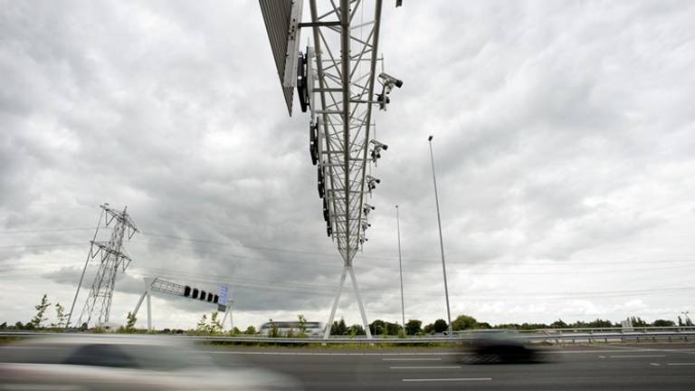 De trajectcontroles op de A58 leverden al veel geld op (foto: archief).