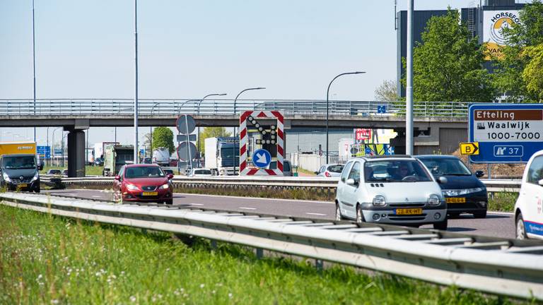 Werkzaamheden op de snelweg (archieffoto: Kevin Cordewener)