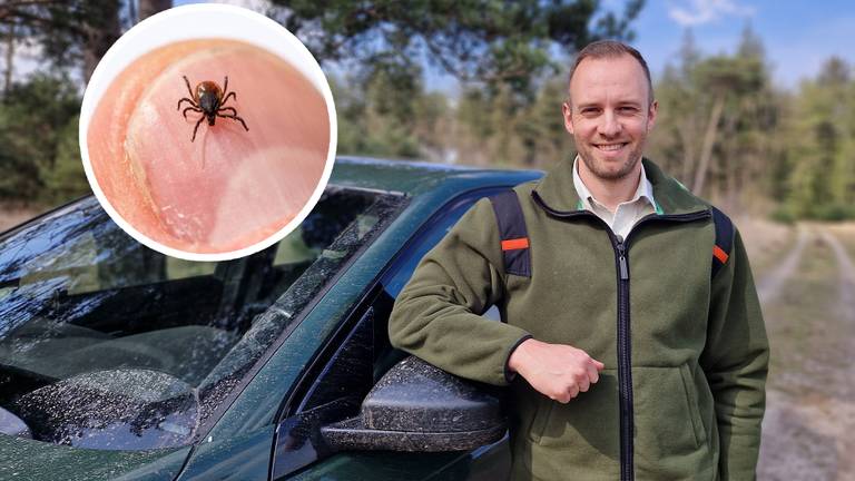 Boswachter Erik Schram blijft waarschuwen voor de teken (foto: Noël van Hooft).